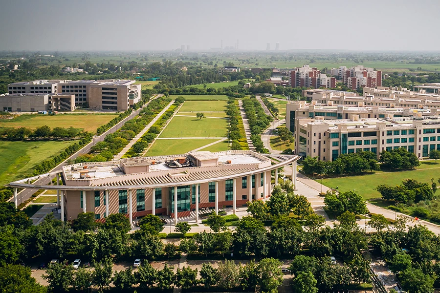 Shiv Nadar Logo